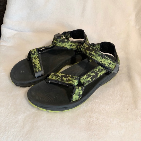 boys teva flip flops